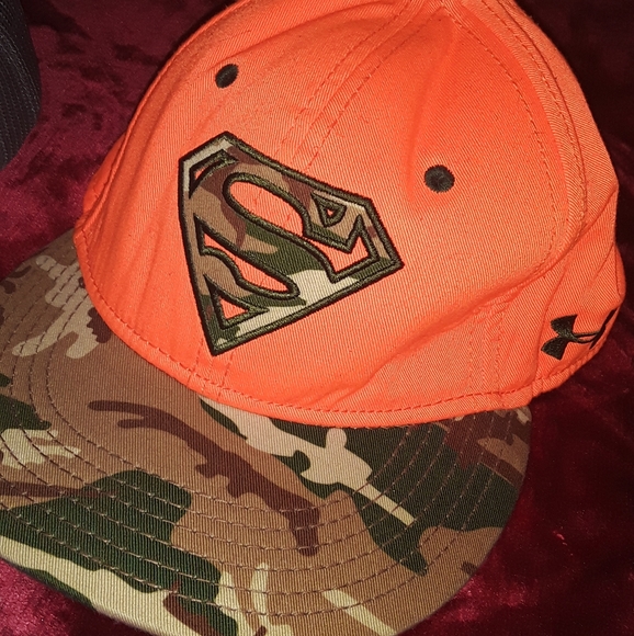 Superman DC Comics/Underarmour Fitted Hat - Picture 1 of 15